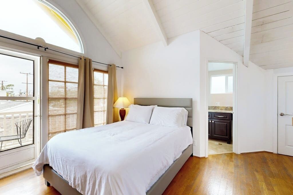 Photo of Bedroom in Corona del Mar