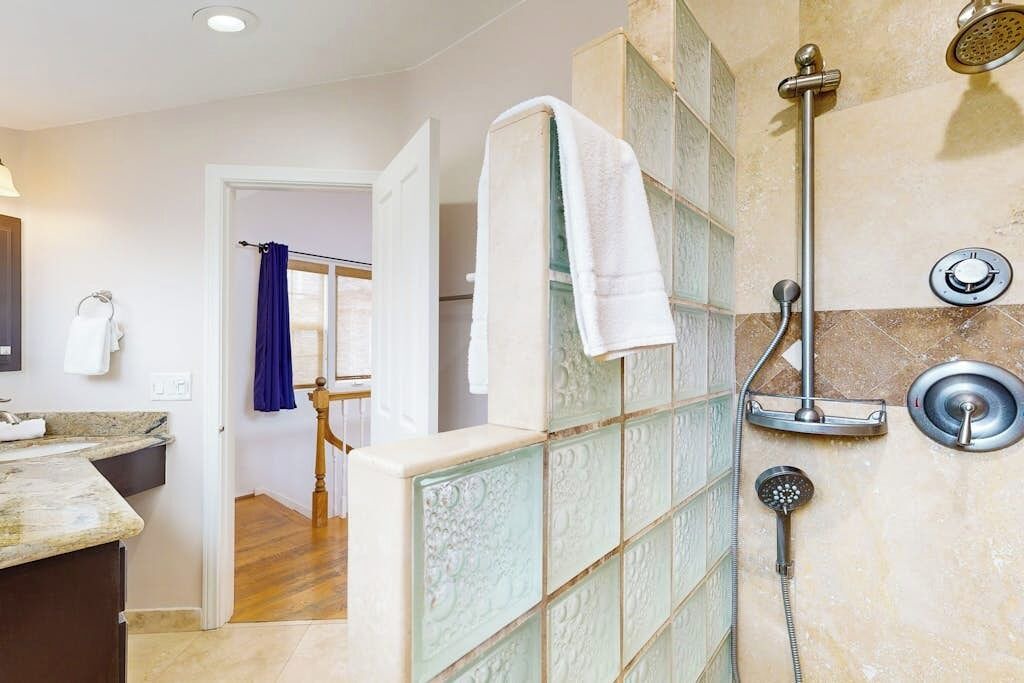 Photo of Bathroom in Corona del Mar