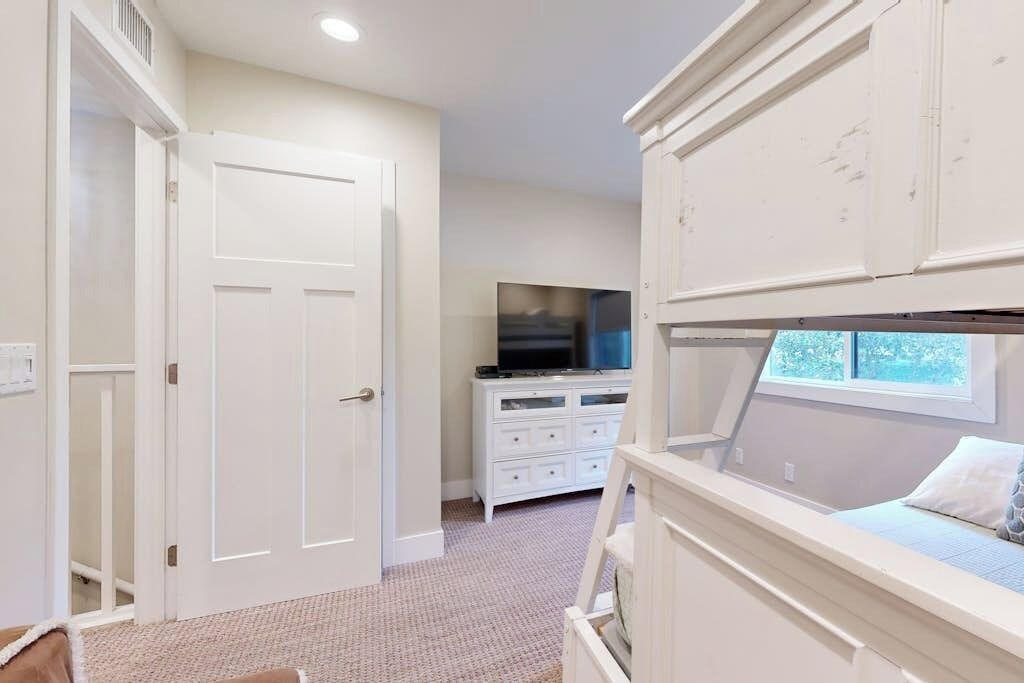 Photo of Bedroom in Hermosa Village