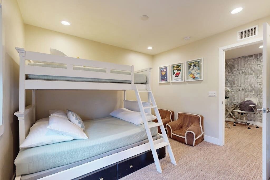 Photo of Bedroom in Hermosa Village