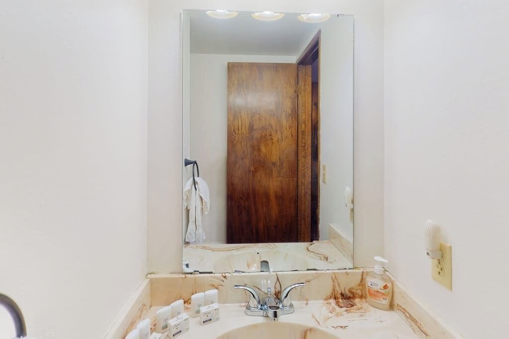 Photo of Bathroom in Blue Jay