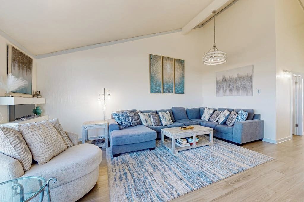 Photo of Livingroom in Castroville