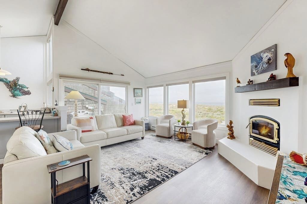 Photo of Livingroom in Castroville