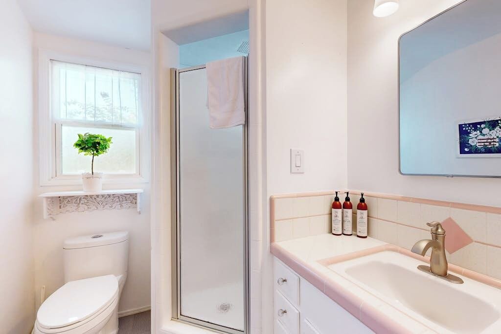 Photo of Bathroom in Orange
