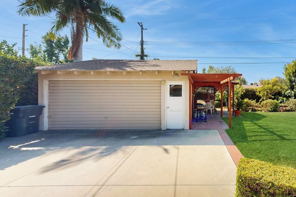 Photo of Patio Balcony in Orange