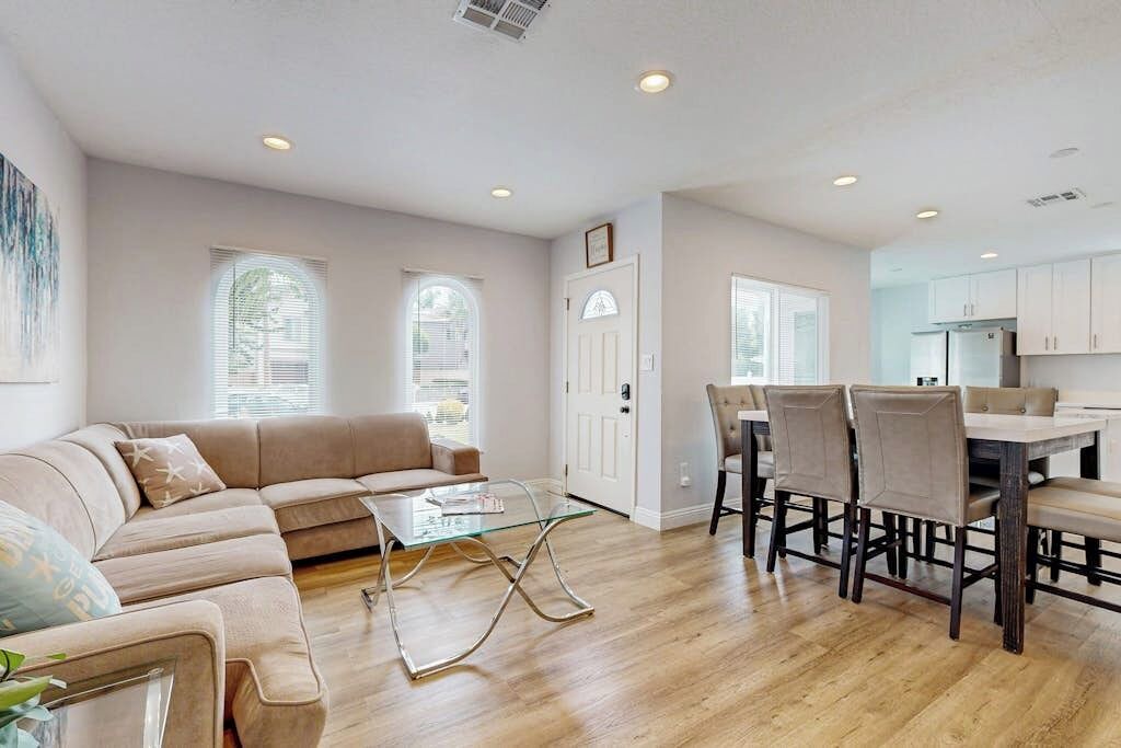 Photo of Livingroom in Santa Ana Heights