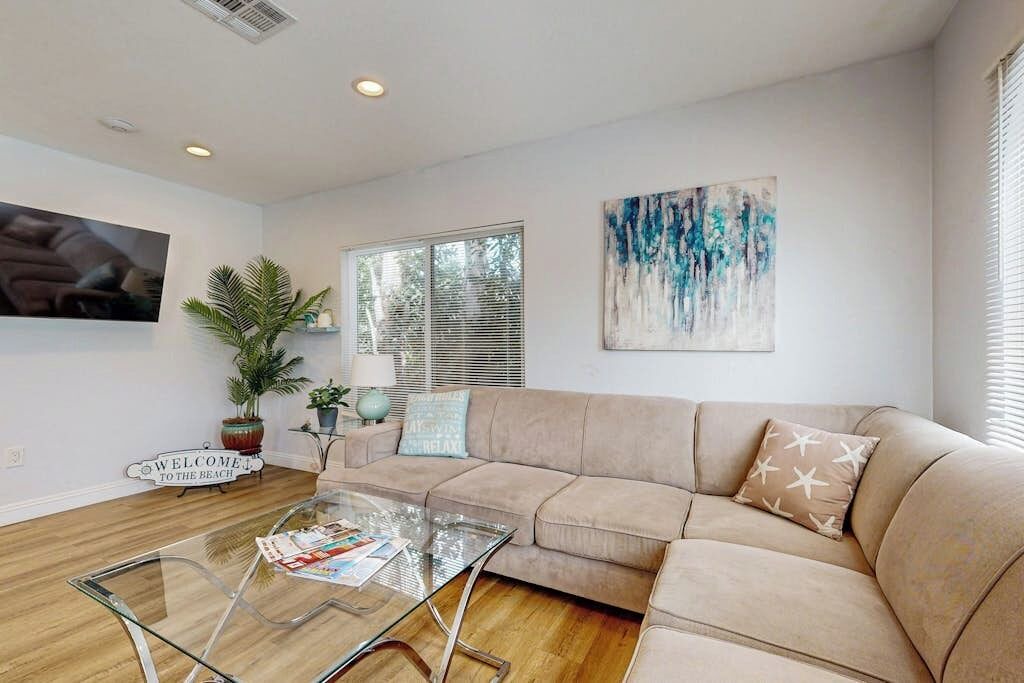 Photo of Livingroom in Santa Ana Heights