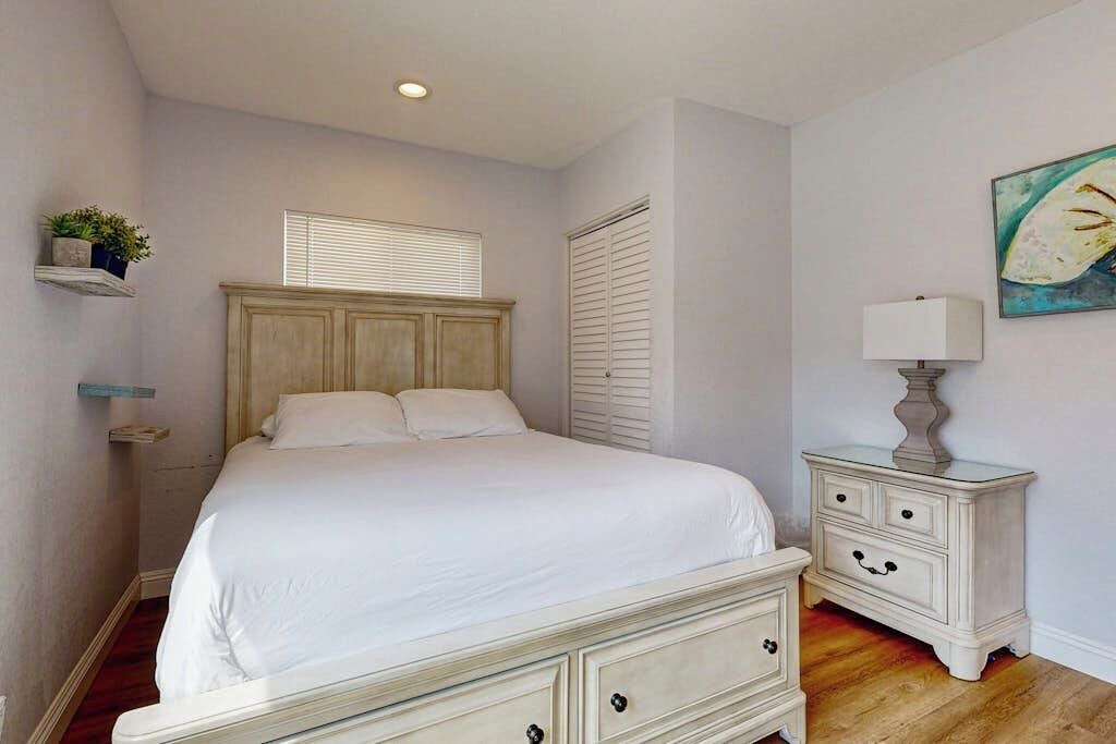 Photo of Bedroom in Santa Ana Heights