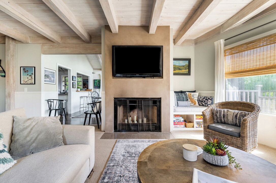 Photo of Livingroom in Westside Santa Cruz