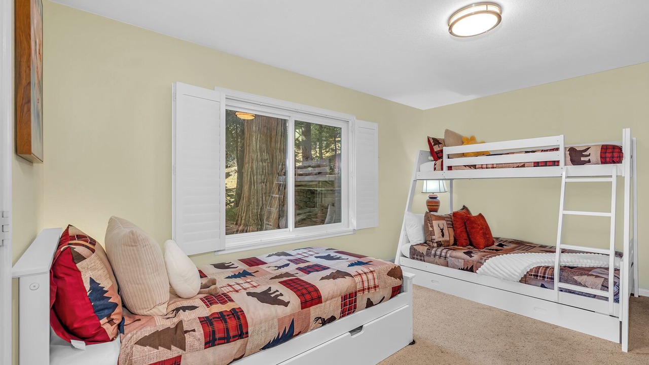 Photo of Bedroom in Yosemite West