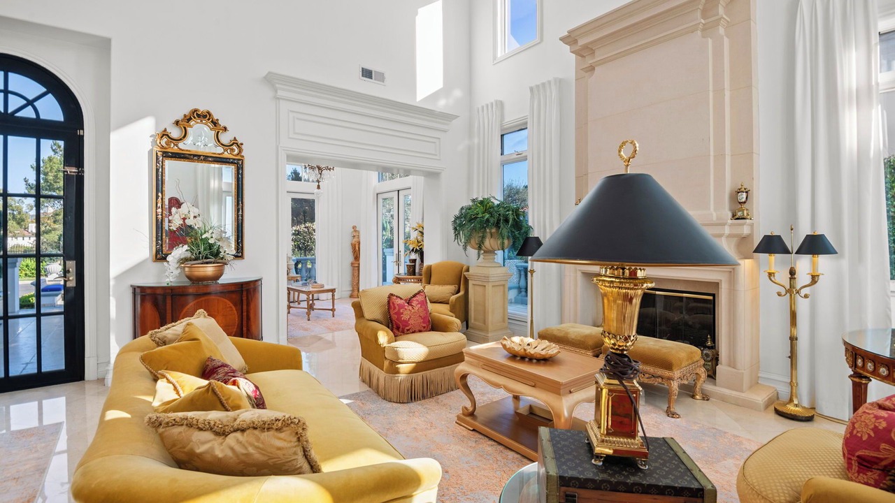 Photo of Livingroom in Newport Coast