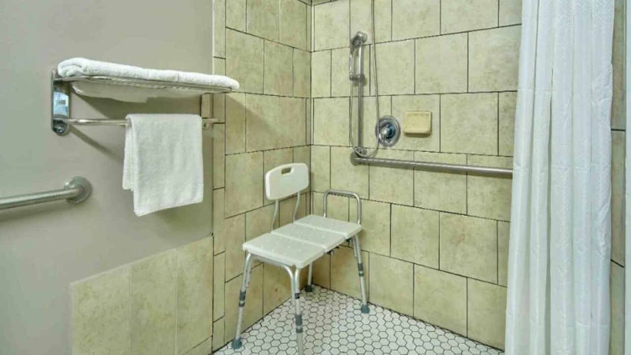 Photo of Bathroom in Oildale