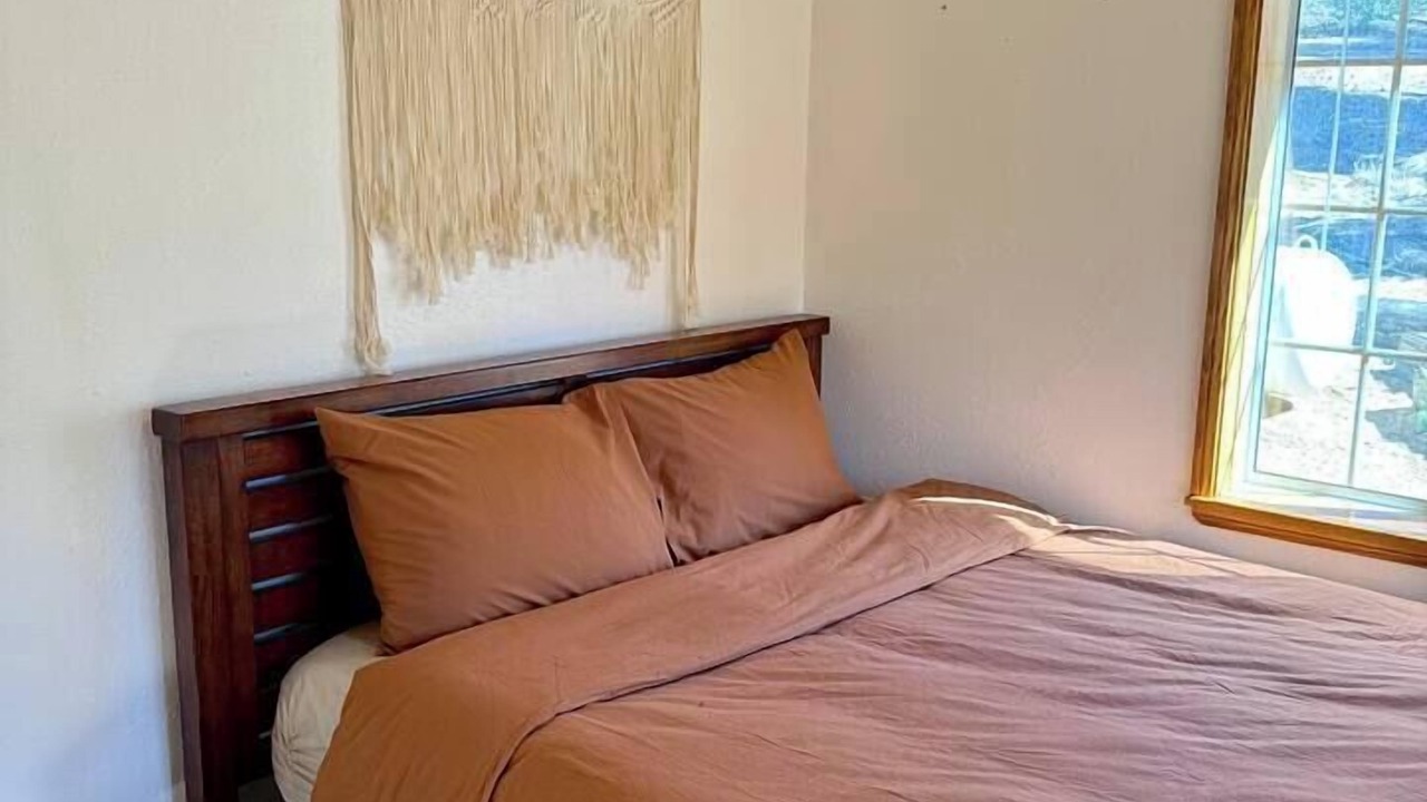 Photo of Bedroom in Inyokern