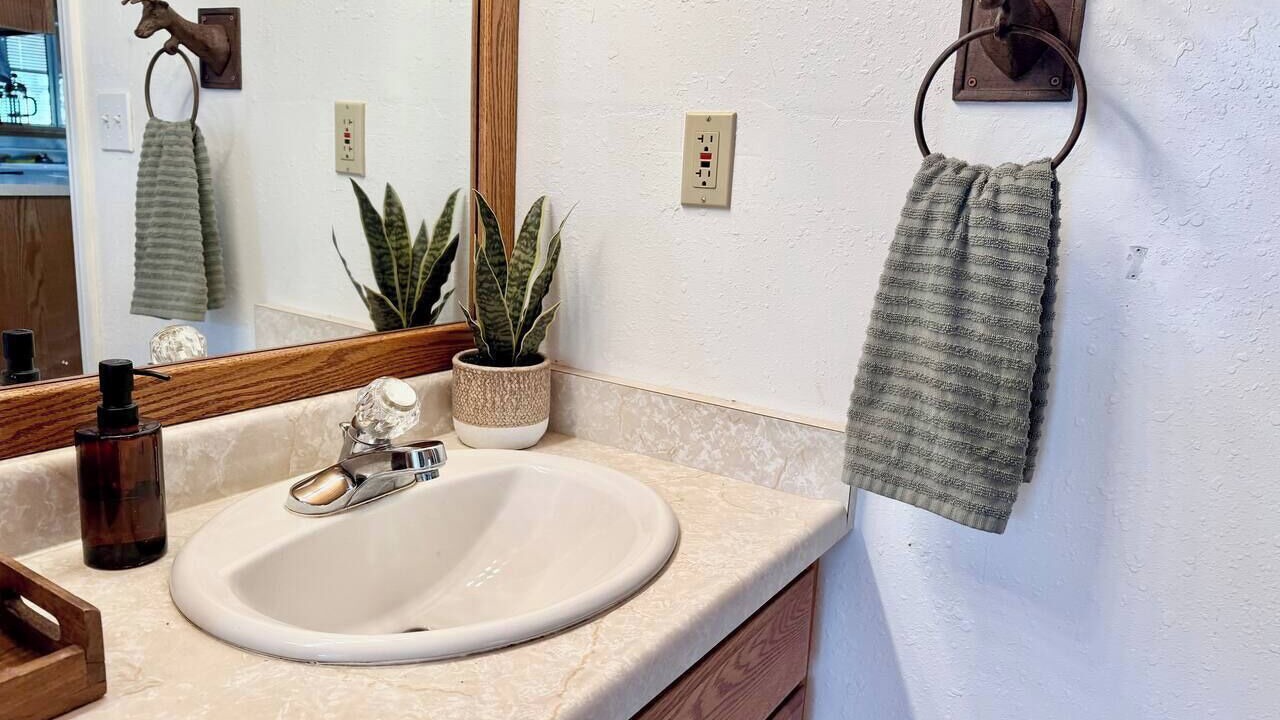 Photo of Bathroom in Inyokern