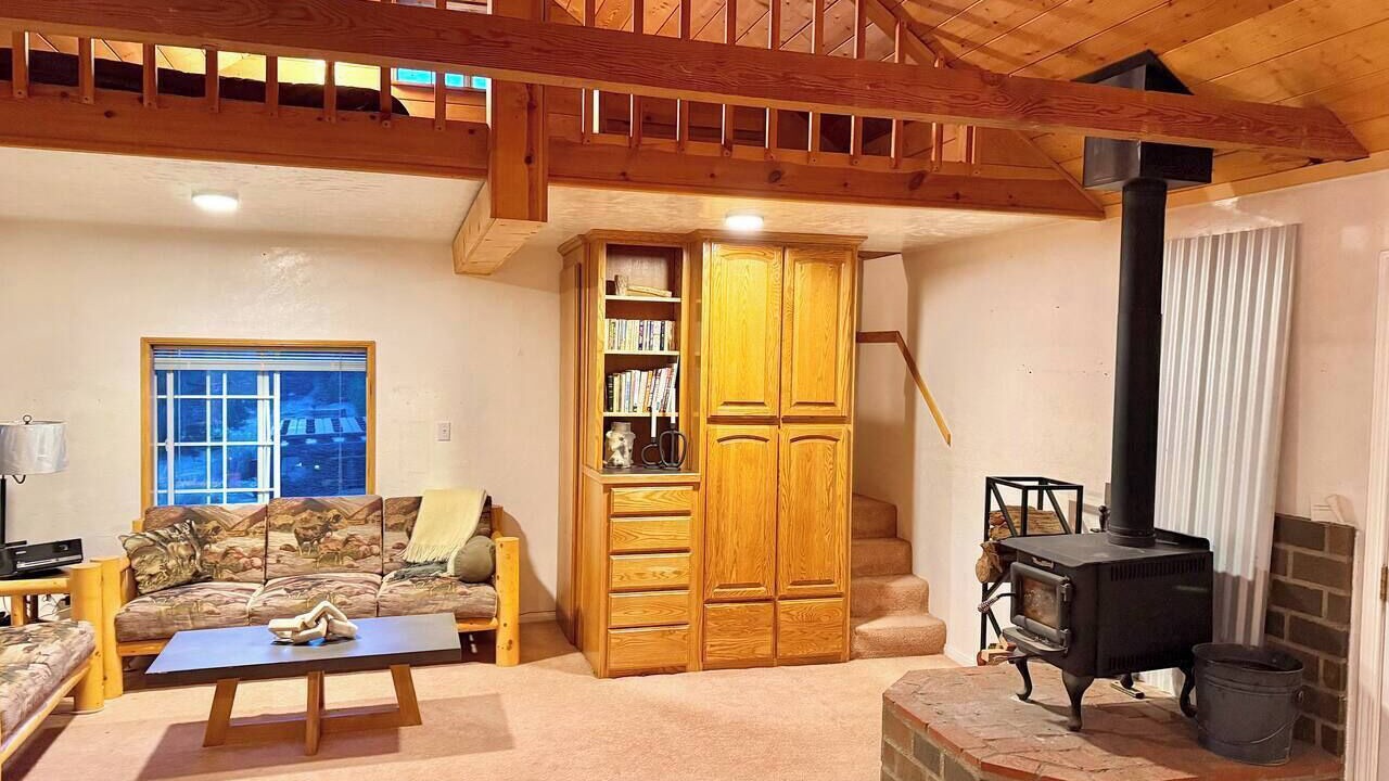 Photo of Livingroom in Inyokern