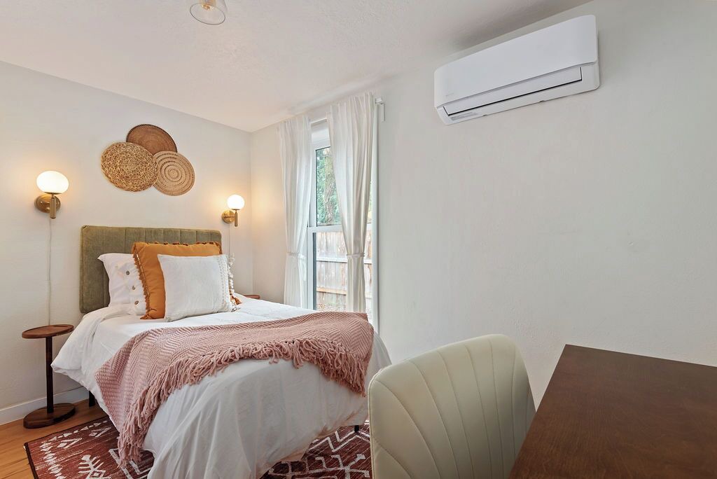 Photo of Bedroom in Oak Grove