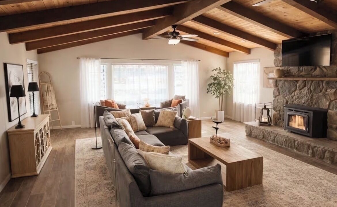 Photo of Livingroom in Exeter