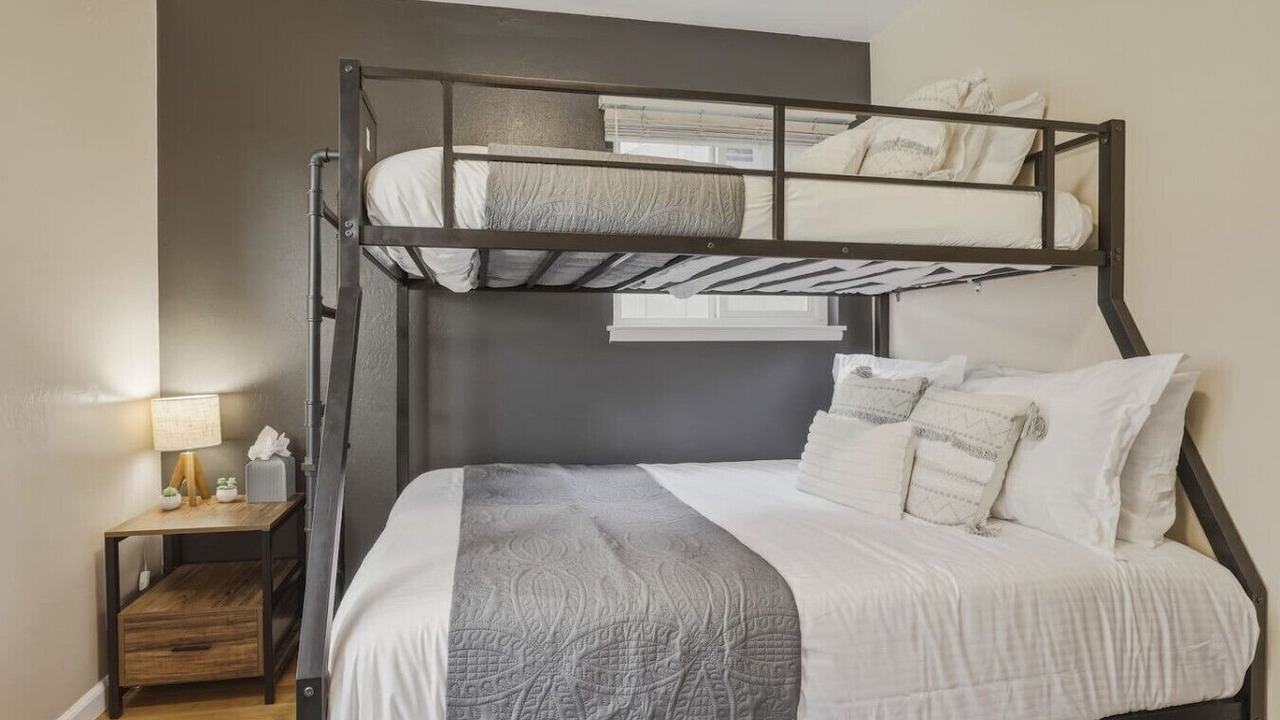 Photo of Bedroom in Tahoe Island
