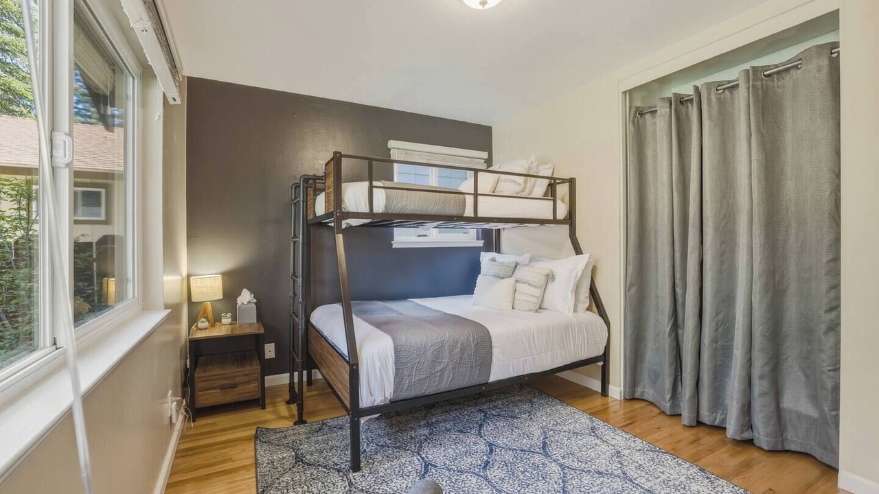 Photo of Bedroom in Tahoe Island