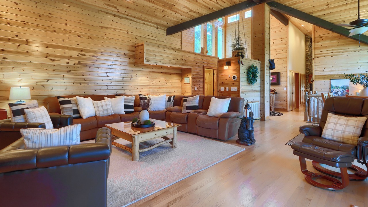 Photo of Livingroom in Bass Lake
