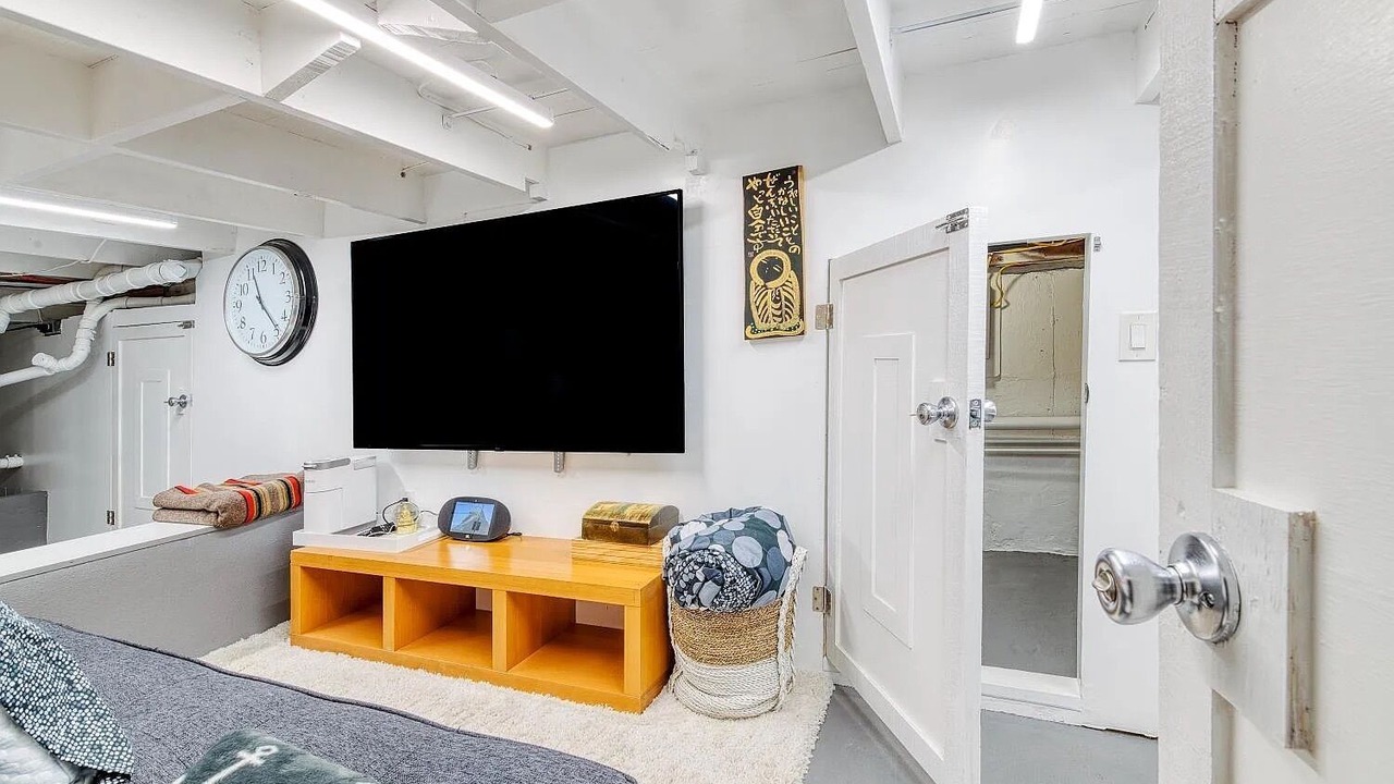 Photo of Bedroom in Marin City