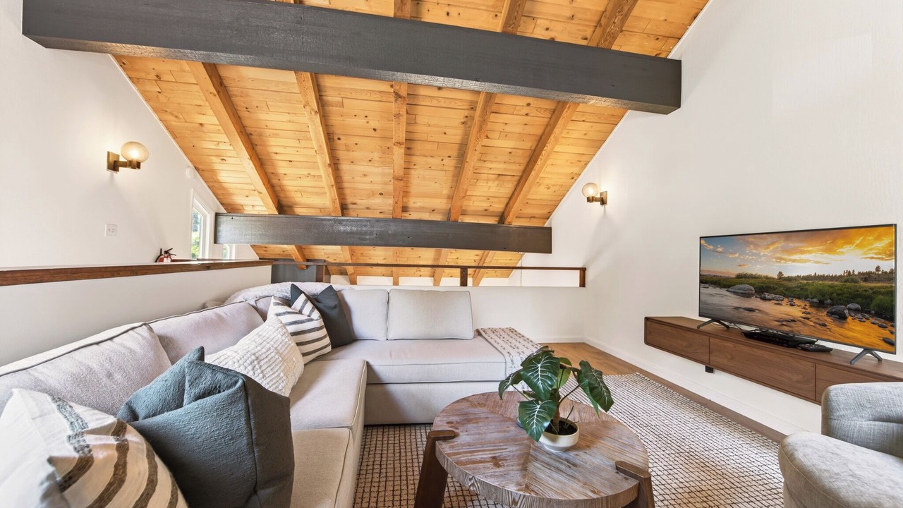 Photo of Livingroom in Carnelian Woods