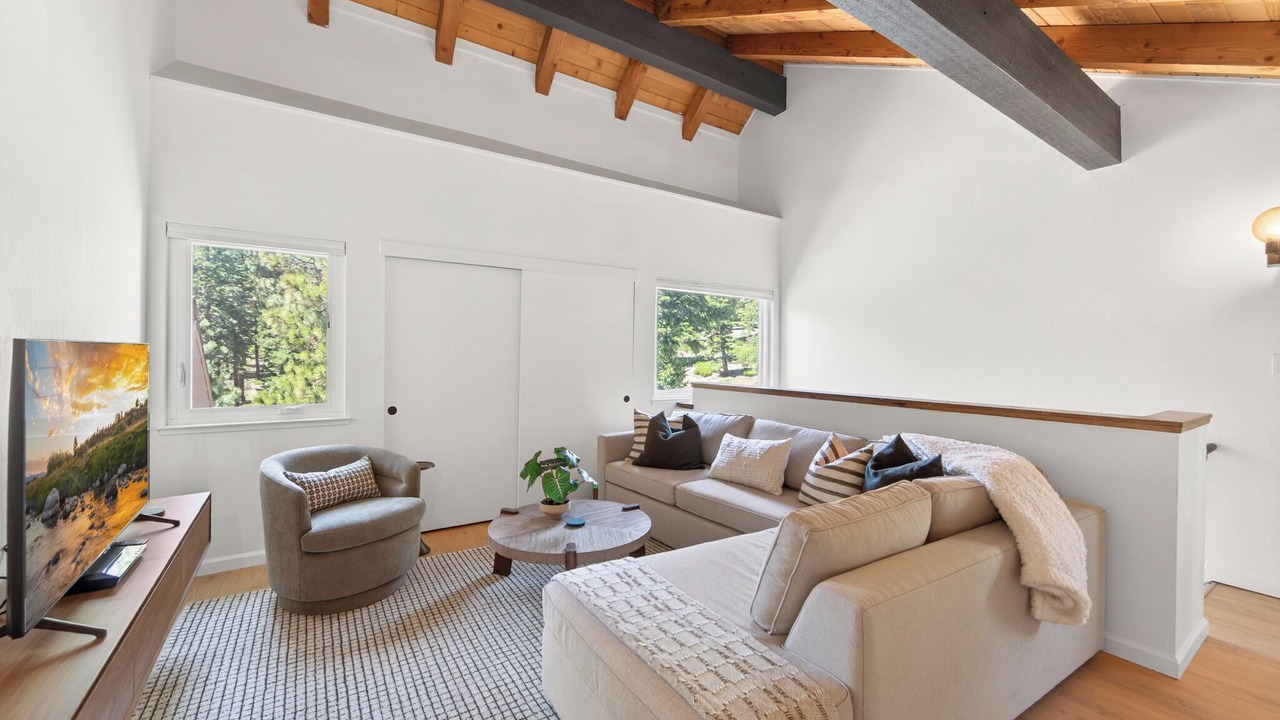 Photo of Livingroom in Carnelian Woods