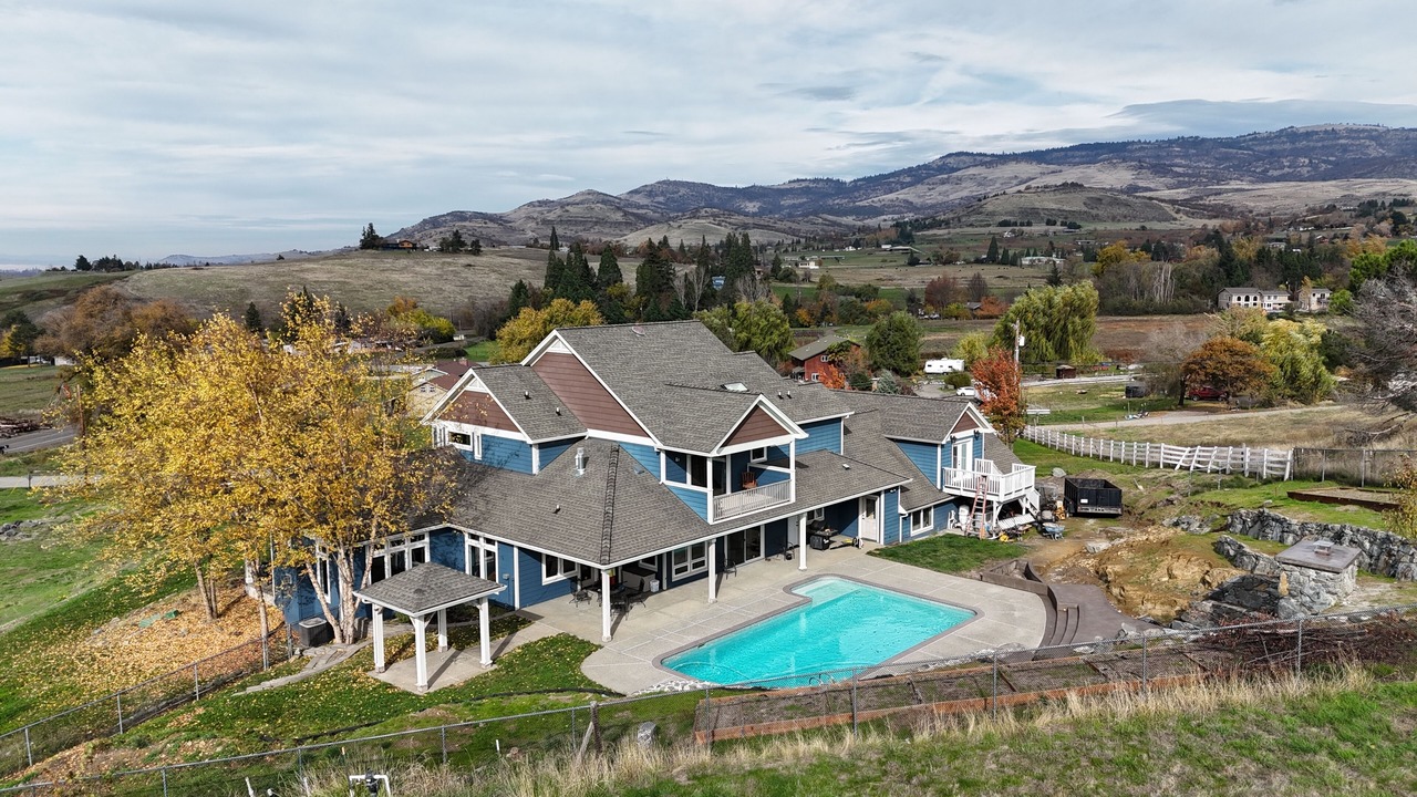 Photo of Outdoor in Ashland