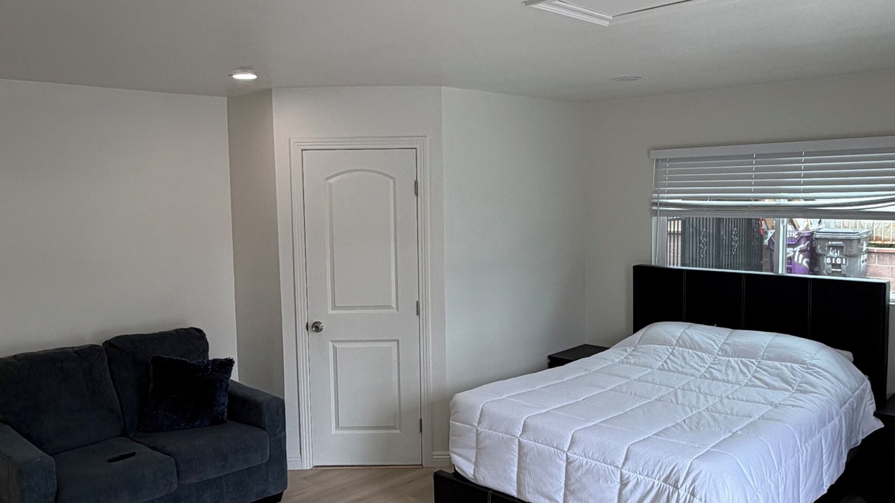 Photo of Bedroom in North Long Beach