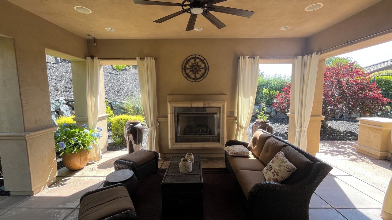 Photo of Livingroom in Folsom
