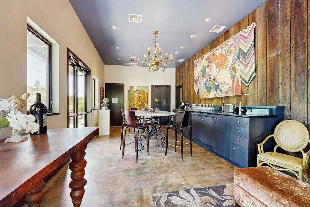 Photo of Bedroom in Geyserville