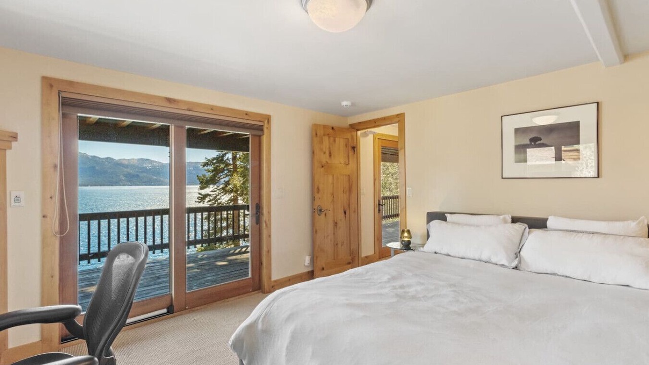 Photo of Bedroom in Crystal Bay