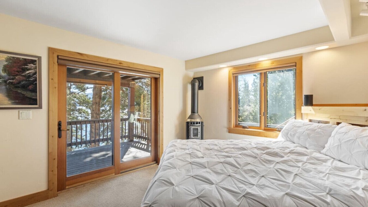 Photo of Bedroom in Crystal Bay