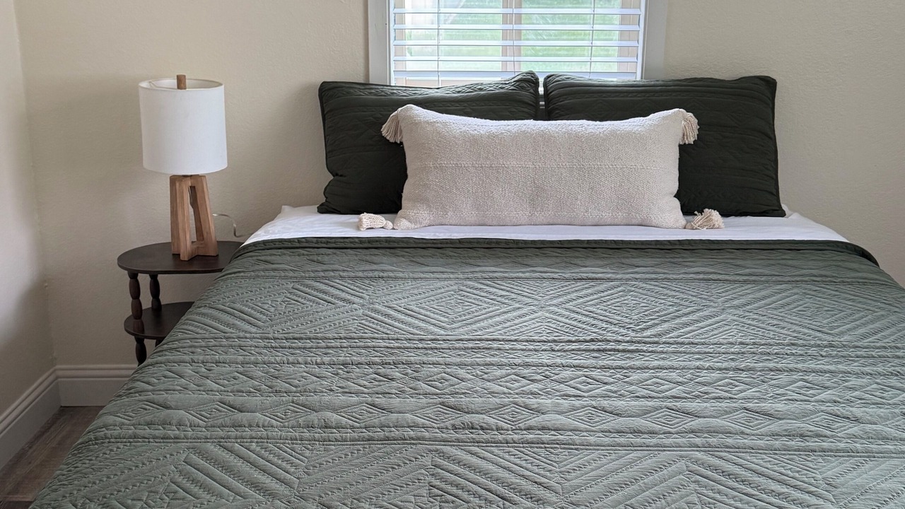 Photo of Bedroom in Klamath Falls