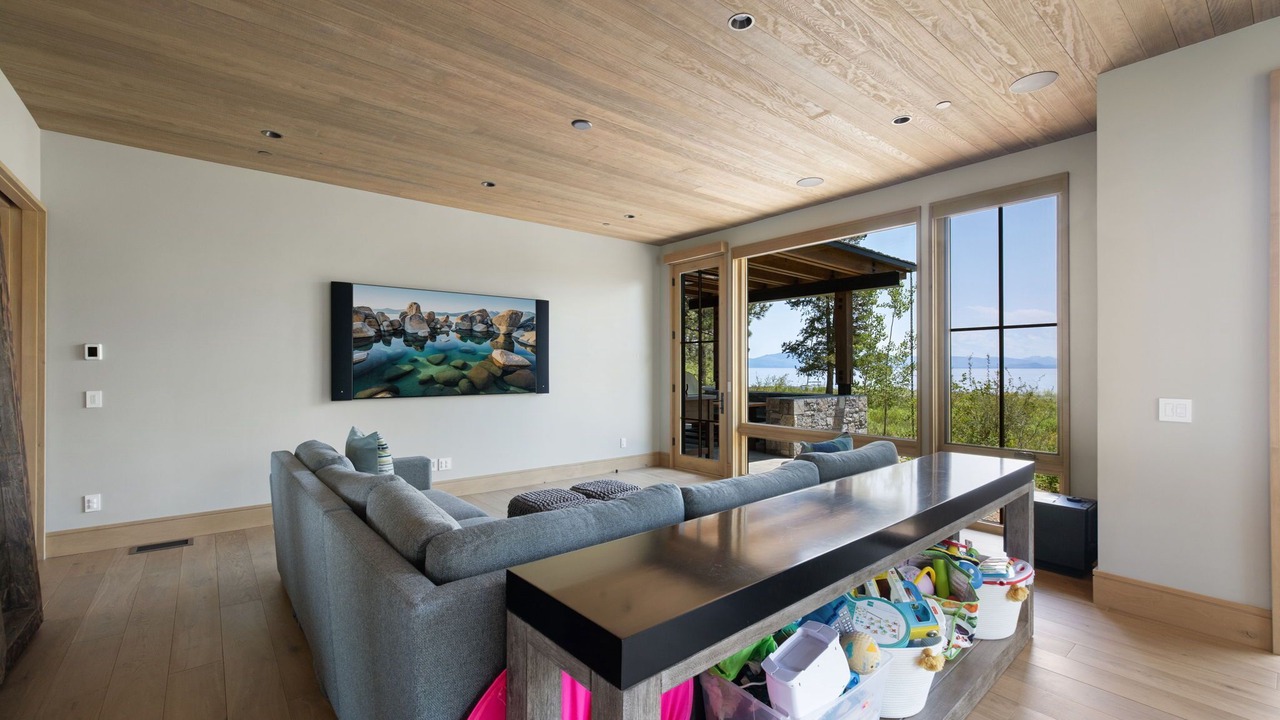 Photo of Bedroom in Lake Forest