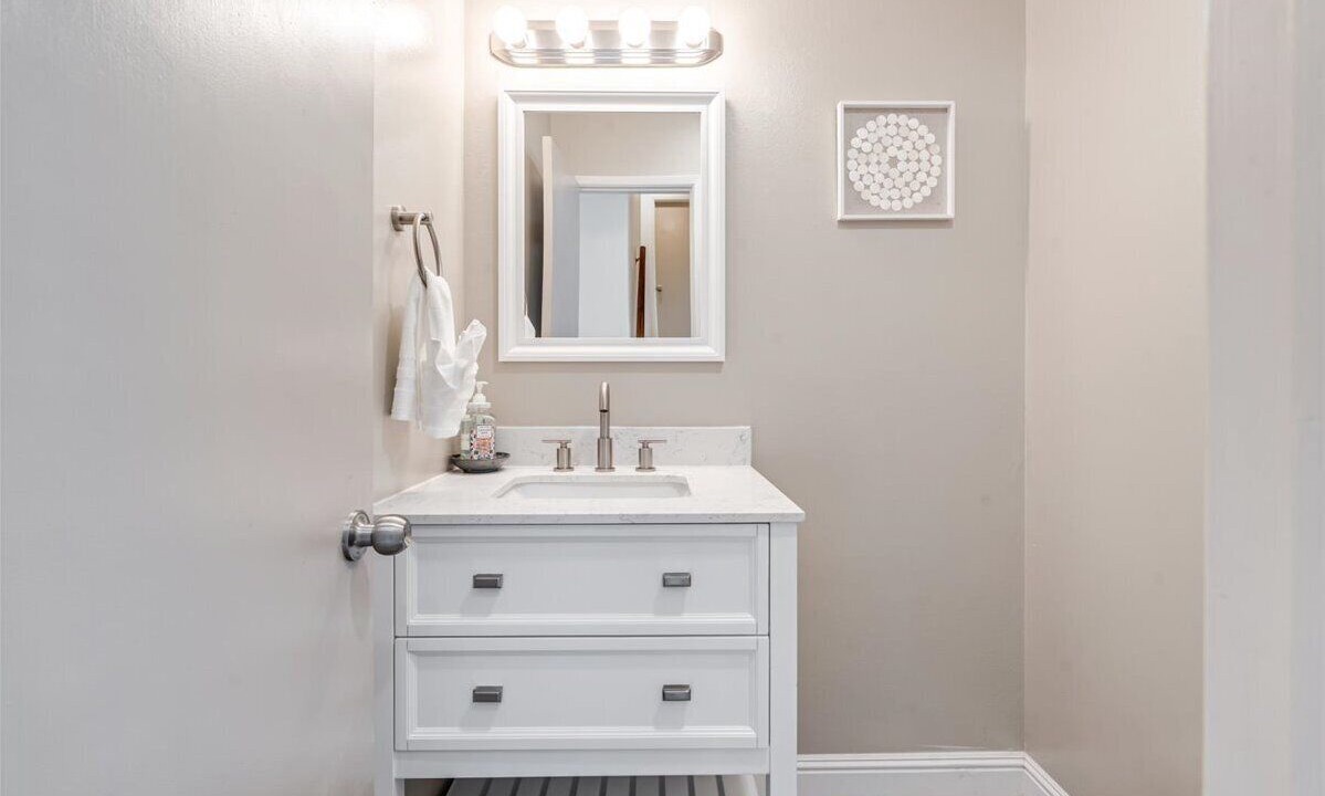 Photo of Bedroom in Del Monte Forest