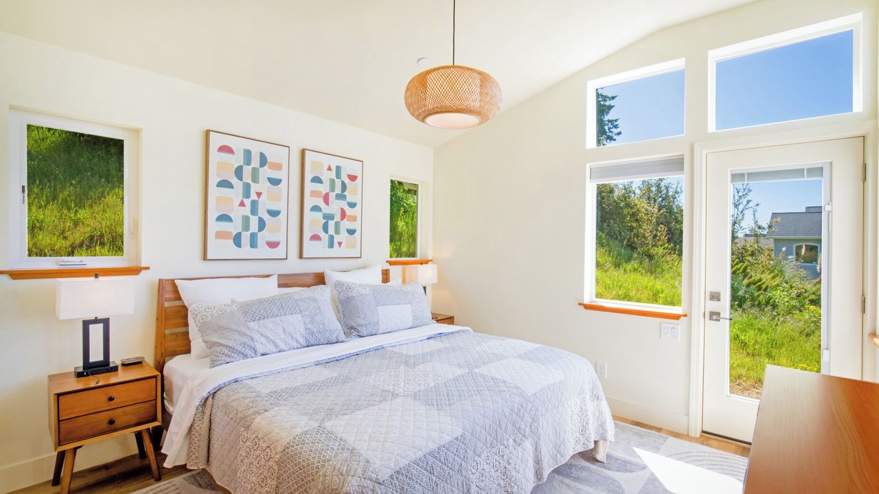 Photo of Bedroom in Shelter Cove