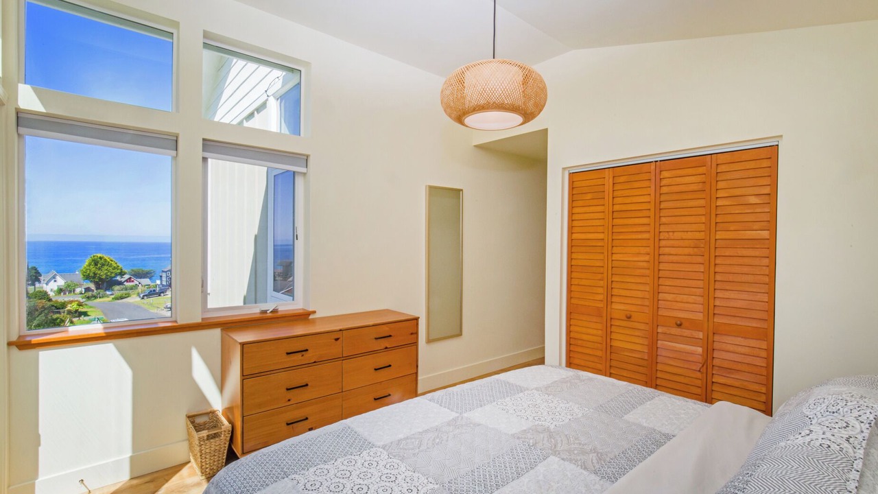 Photo of Bedroom in Shelter Cove