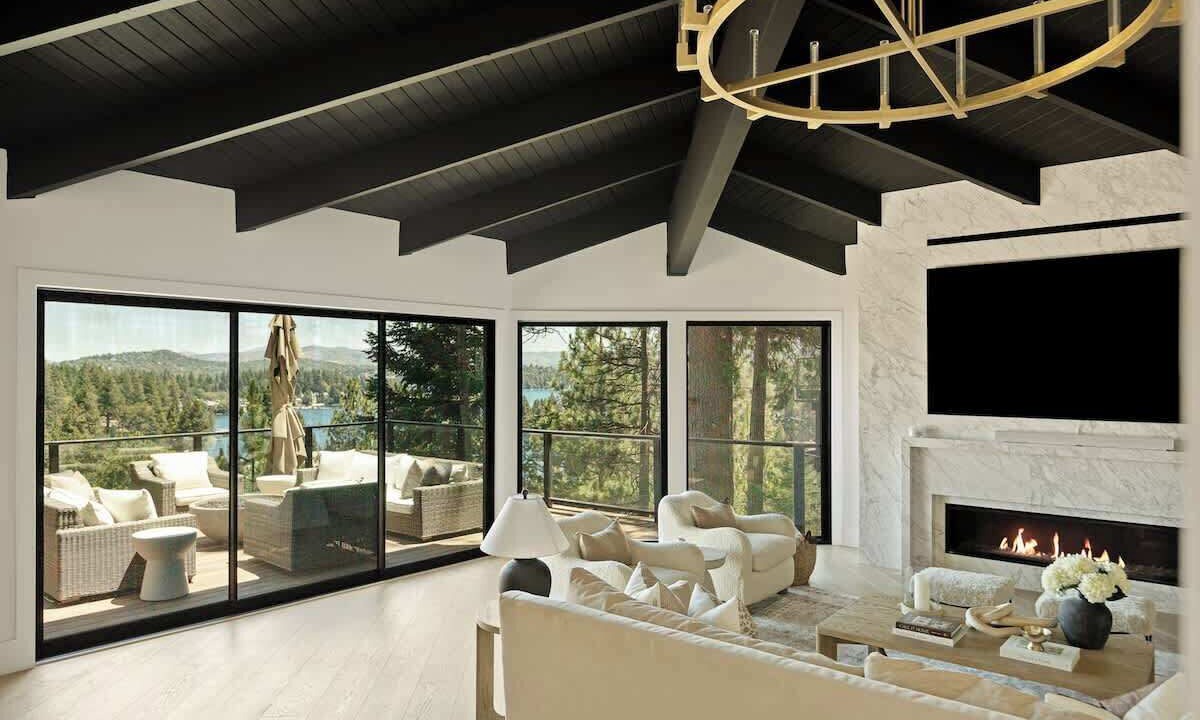 Photo of Livingroom in Blue Jay