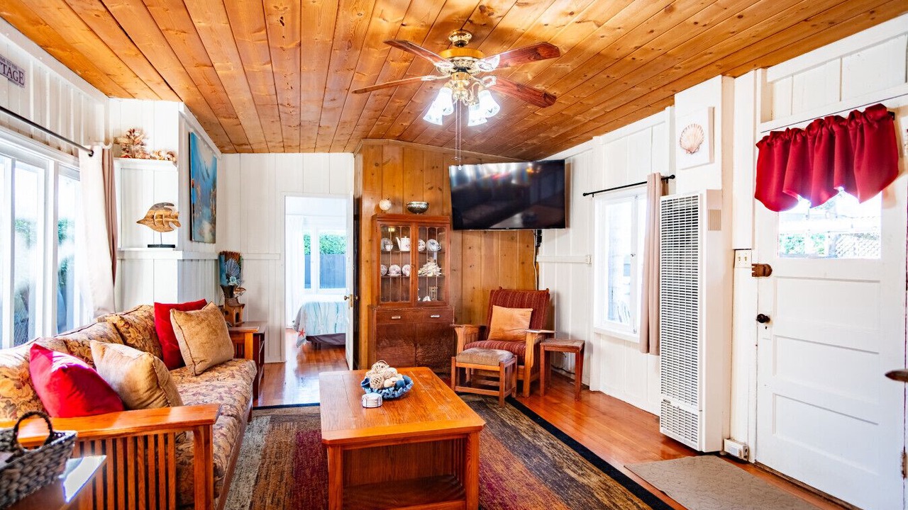 Photo of Livingroom in Crown Point