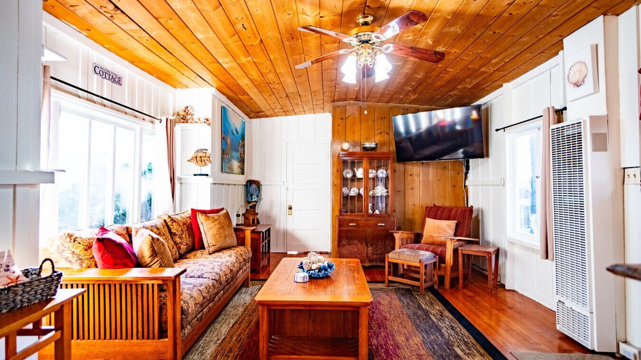 Photo of Livingroom in Crown Point