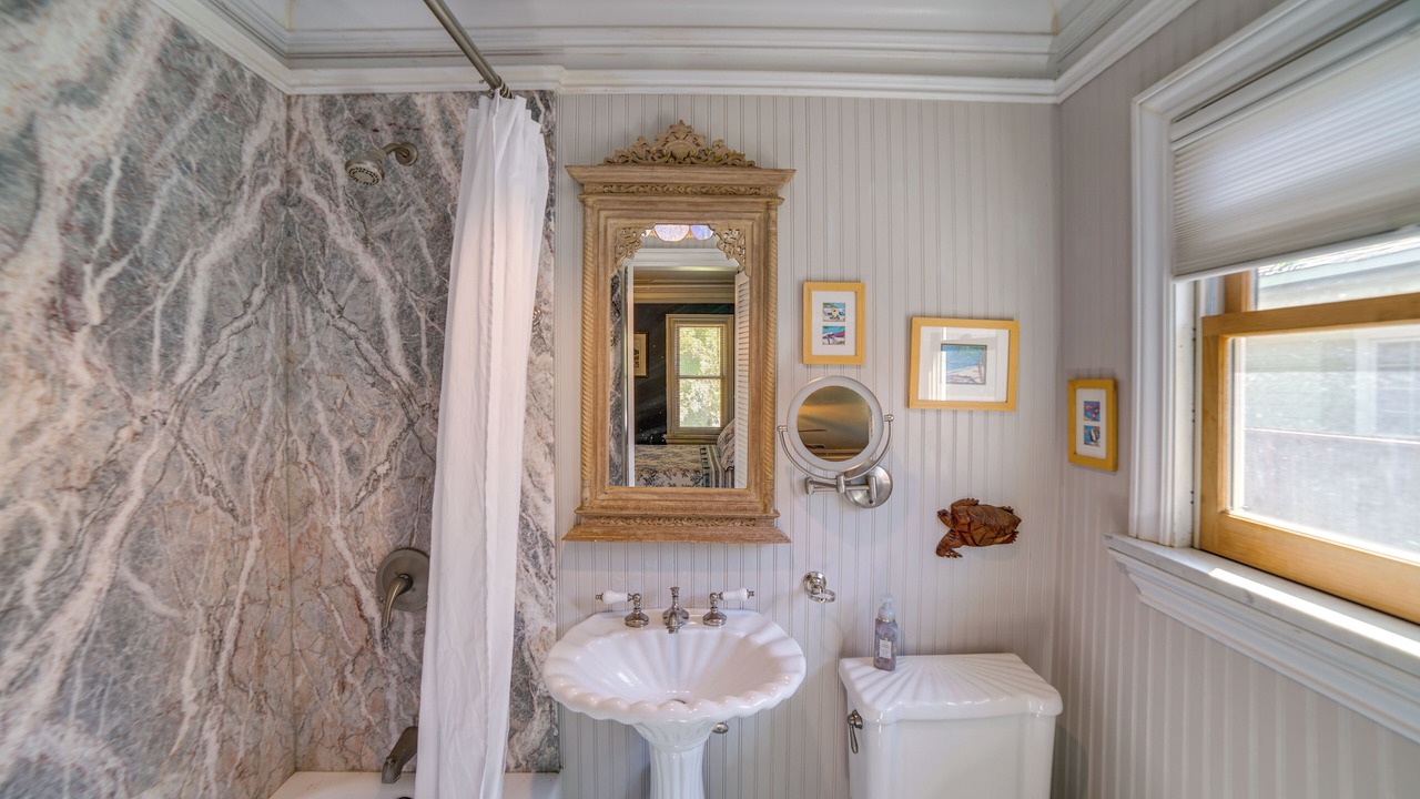 Photo of Bathroom in Cloverdale