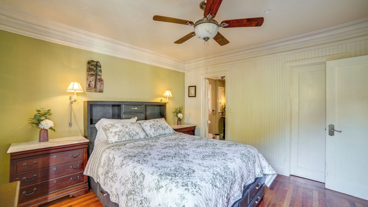 Photo of Bedroom in Cloverdale
