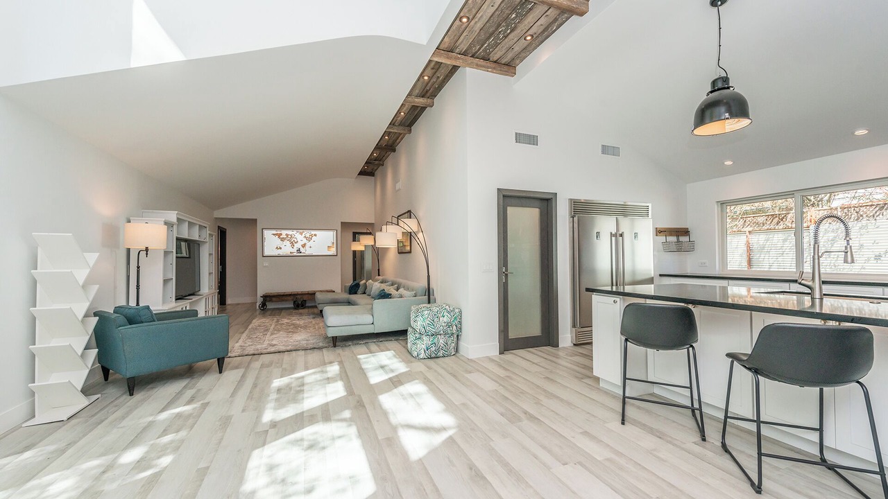 Photo of Livingroom in Graton
