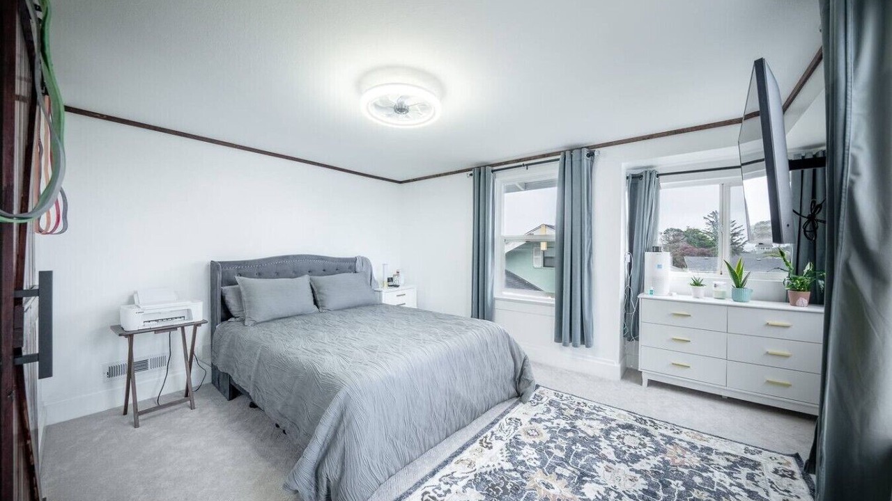 Photo of Bedroom in Crescent City