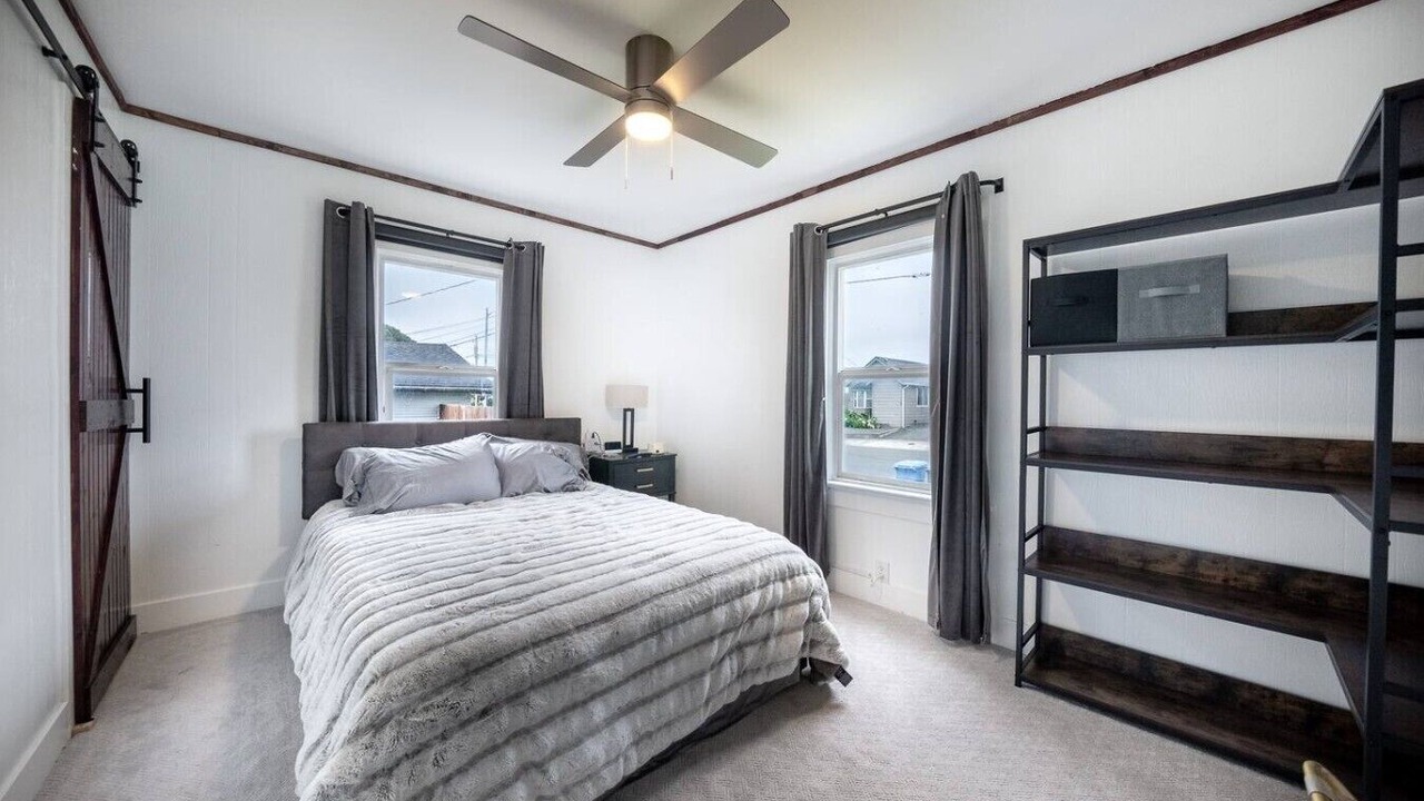Photo of Bedroom in Crescent City