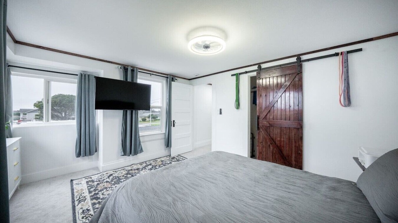 Photo of Bedroom in Crescent City