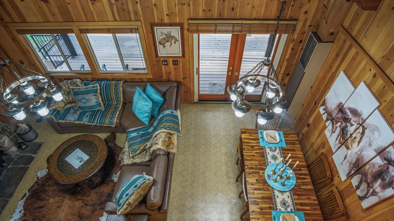 Photo of Livingroom in Shingletown