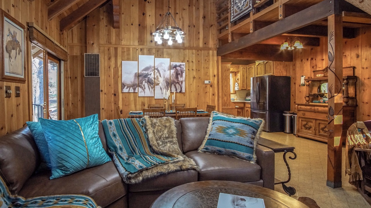 Photo of Livingroom in Shingletown