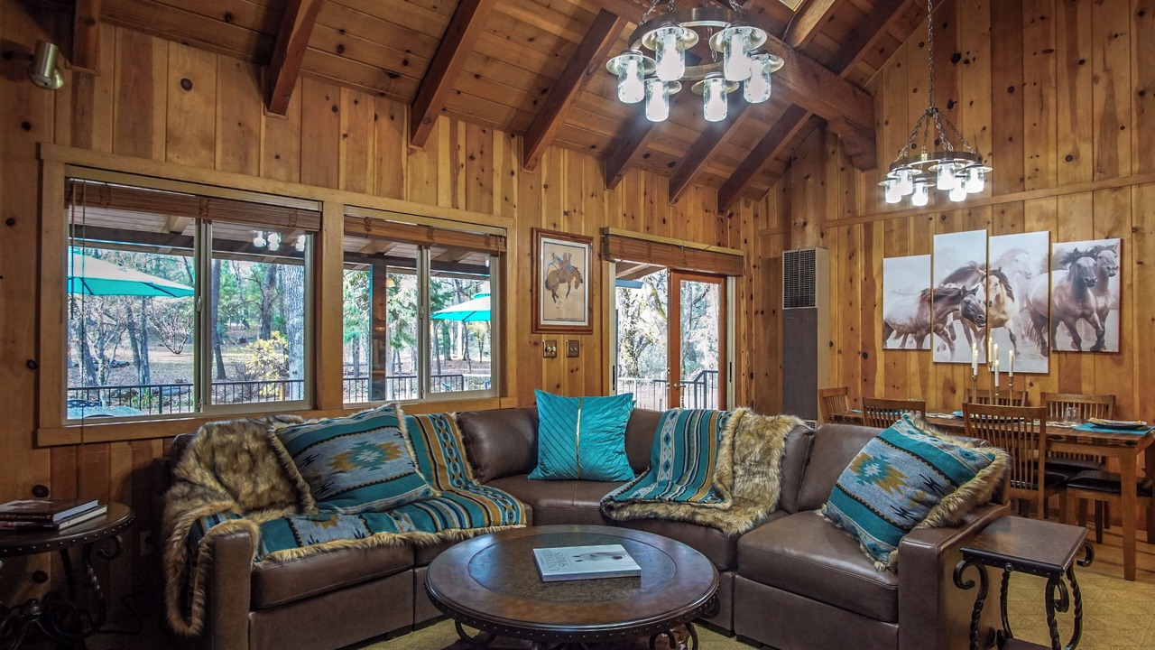 Photo of Livingroom in Shingletown